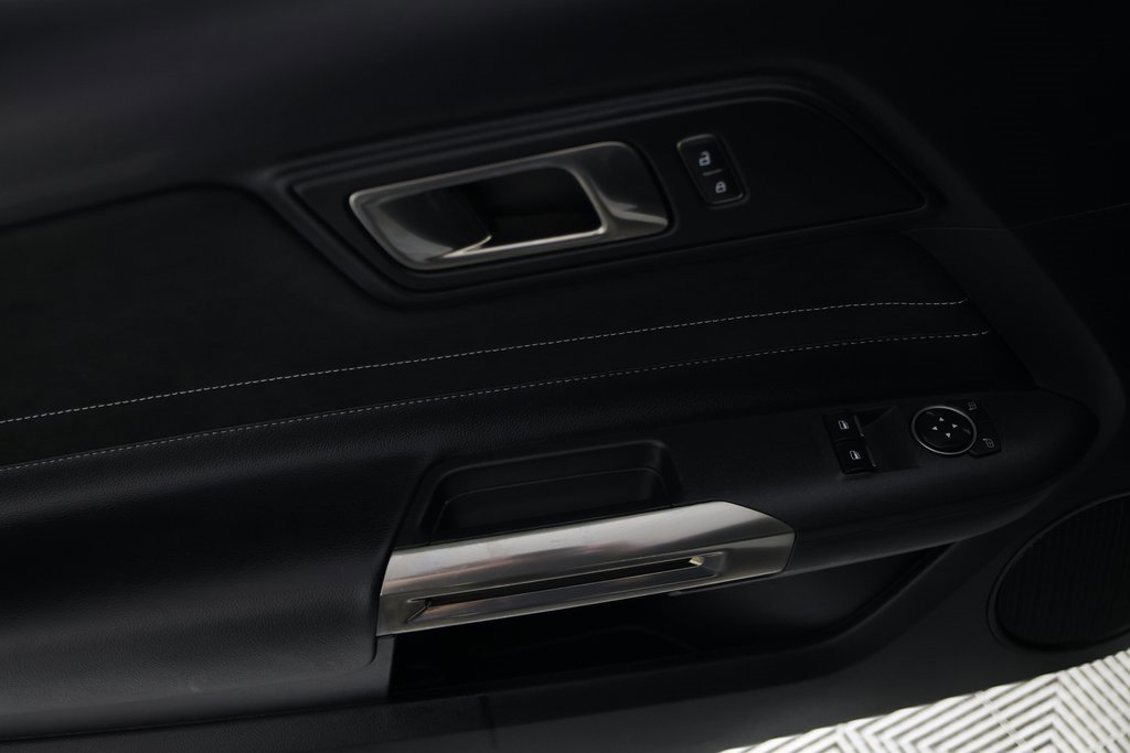 Used 2016 Ford Mustang Shelby GT350 w/ Technology Package image 14