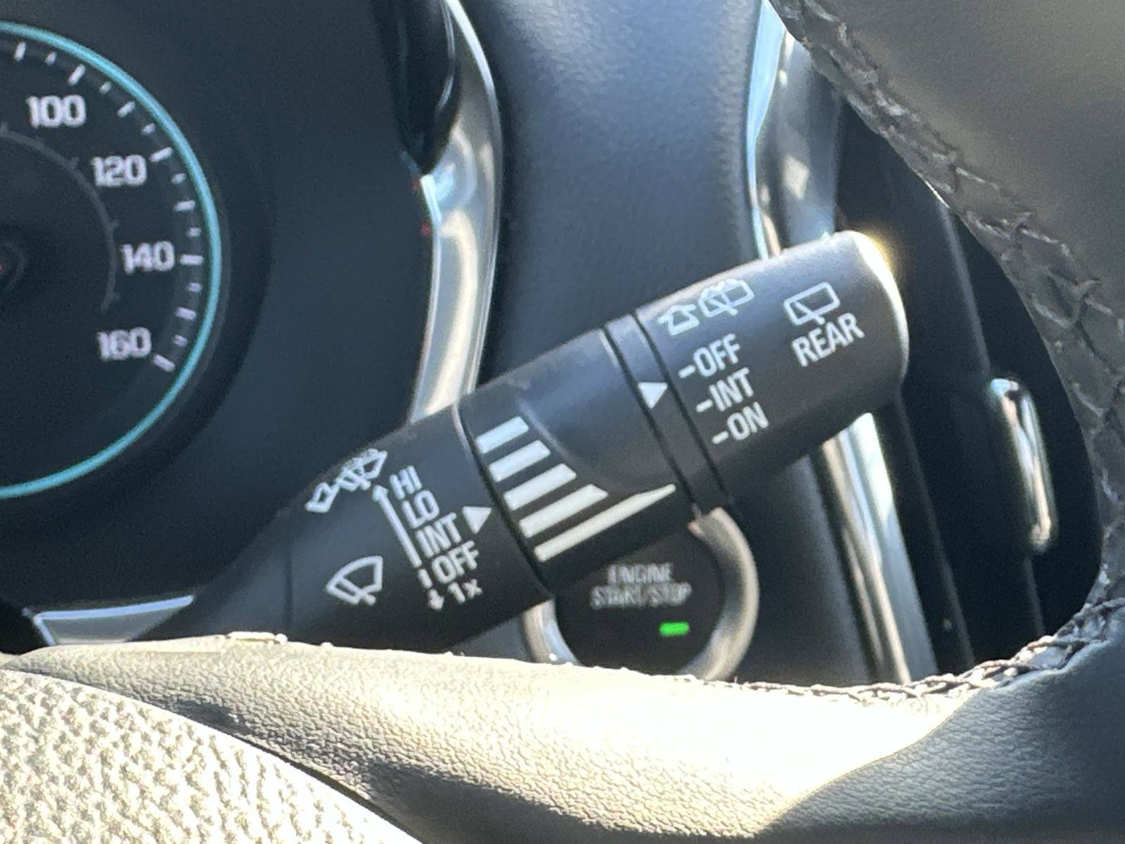 Certified 2023 Chevrolet Traverse LT w/ Rear Camera Mirror Package image 24