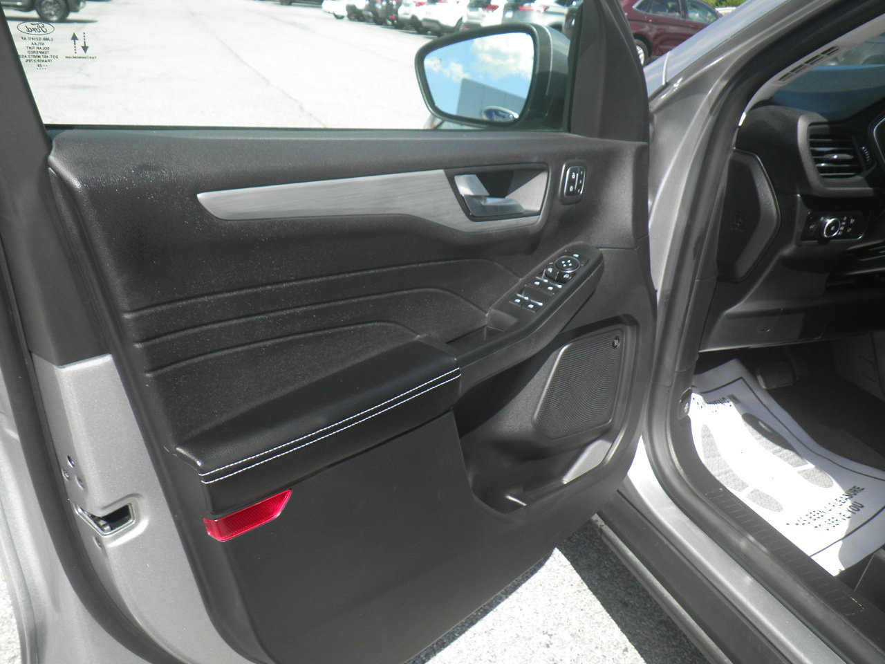 Certified 2023 Ford Escape Platinum w/ Premium Technology Package image 16