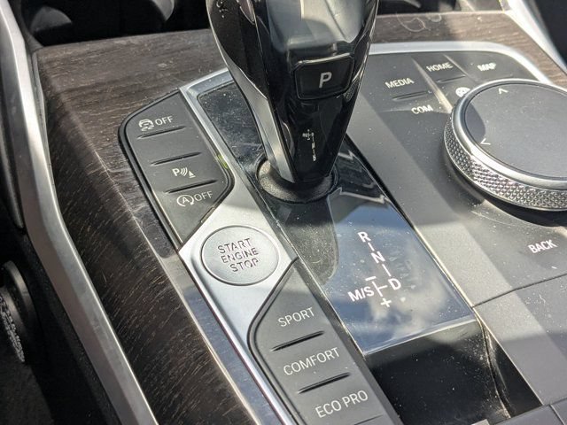Used 2020 BMW 330i Sedan w/ Convenience Package RWD image 19