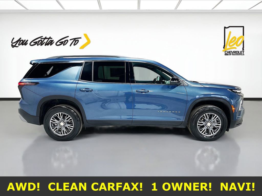Used 2025 Chevrolet Traverse LT image 4