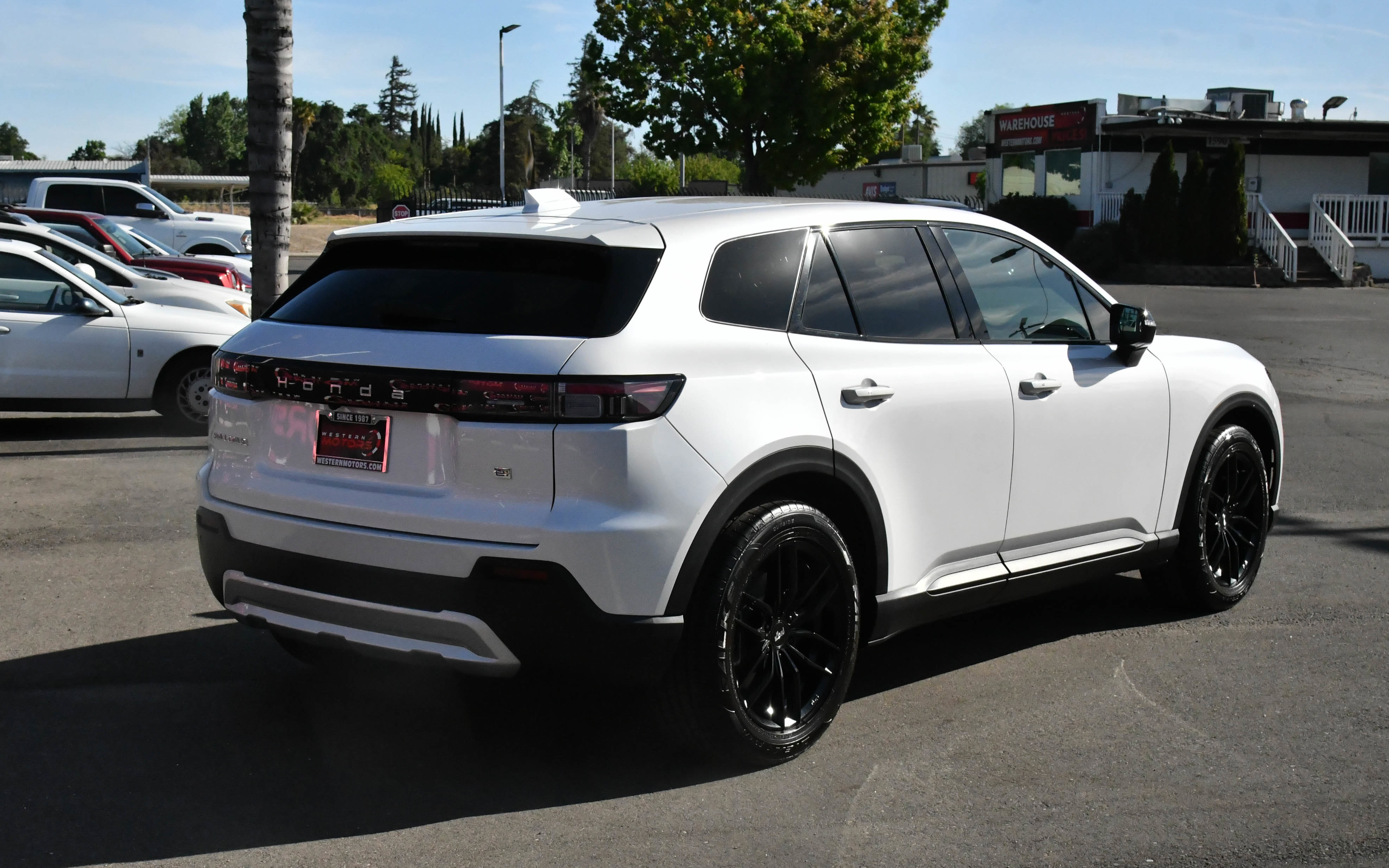 Used 2024 Honda Prologue EX image 8