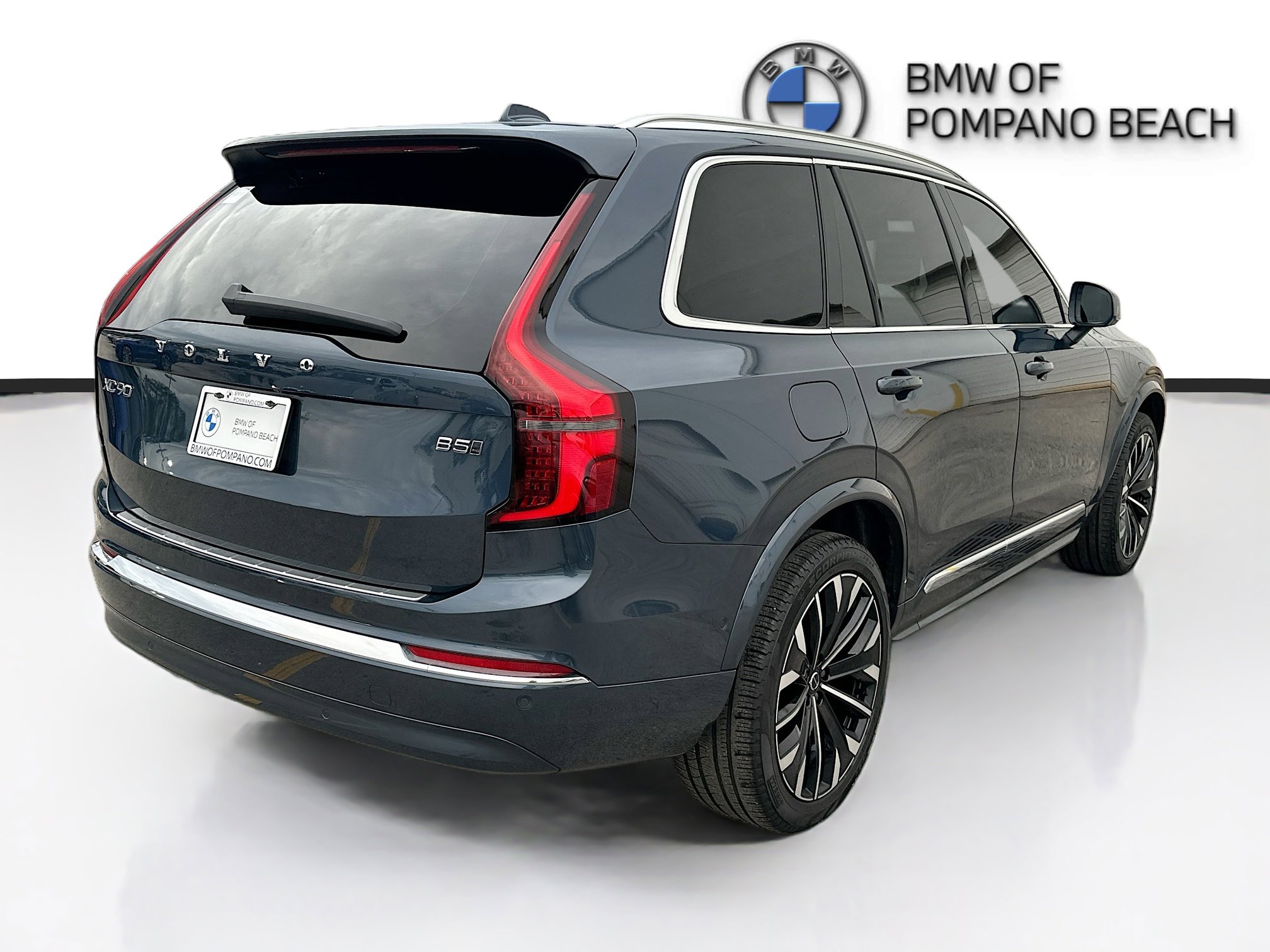 Used 2025 Volvo XC90 B5 Plus w/ Protection Package Premier image 7