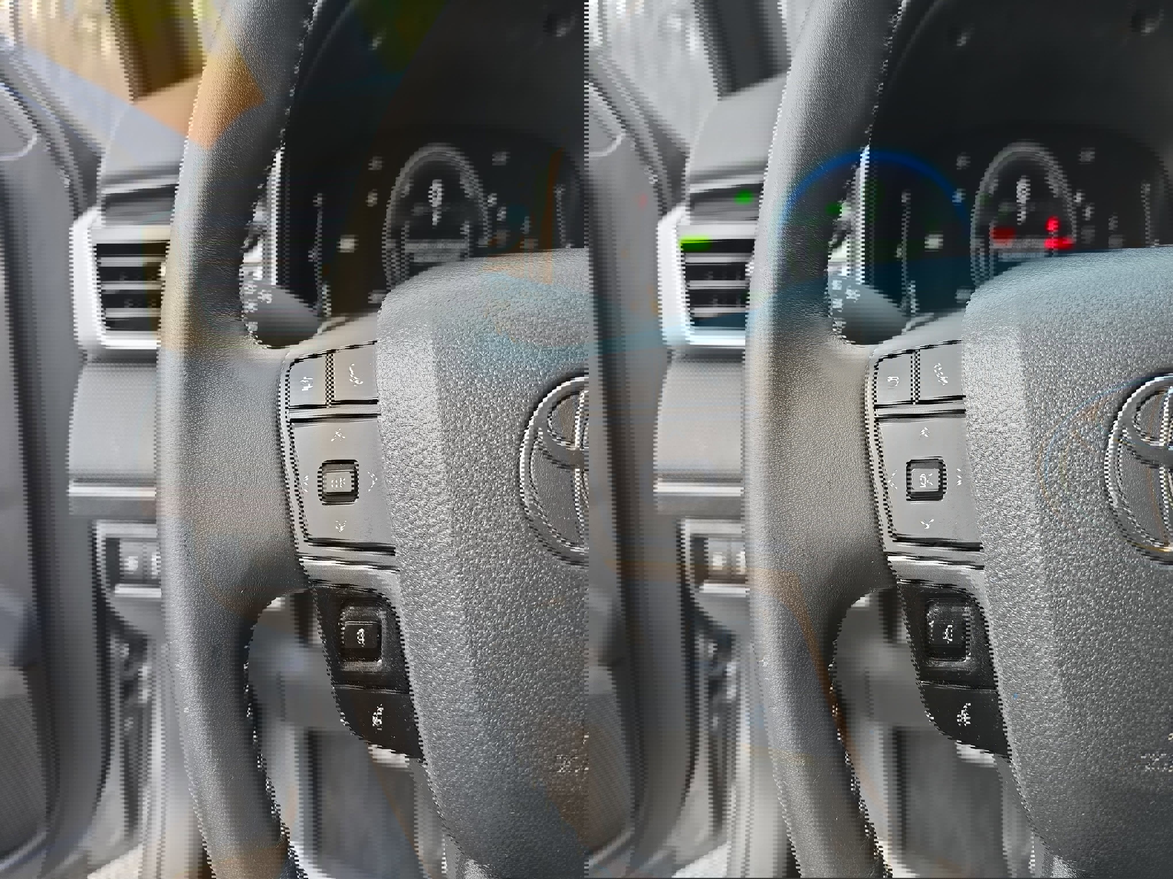 Used 2025 Toyota Camry SE image 16