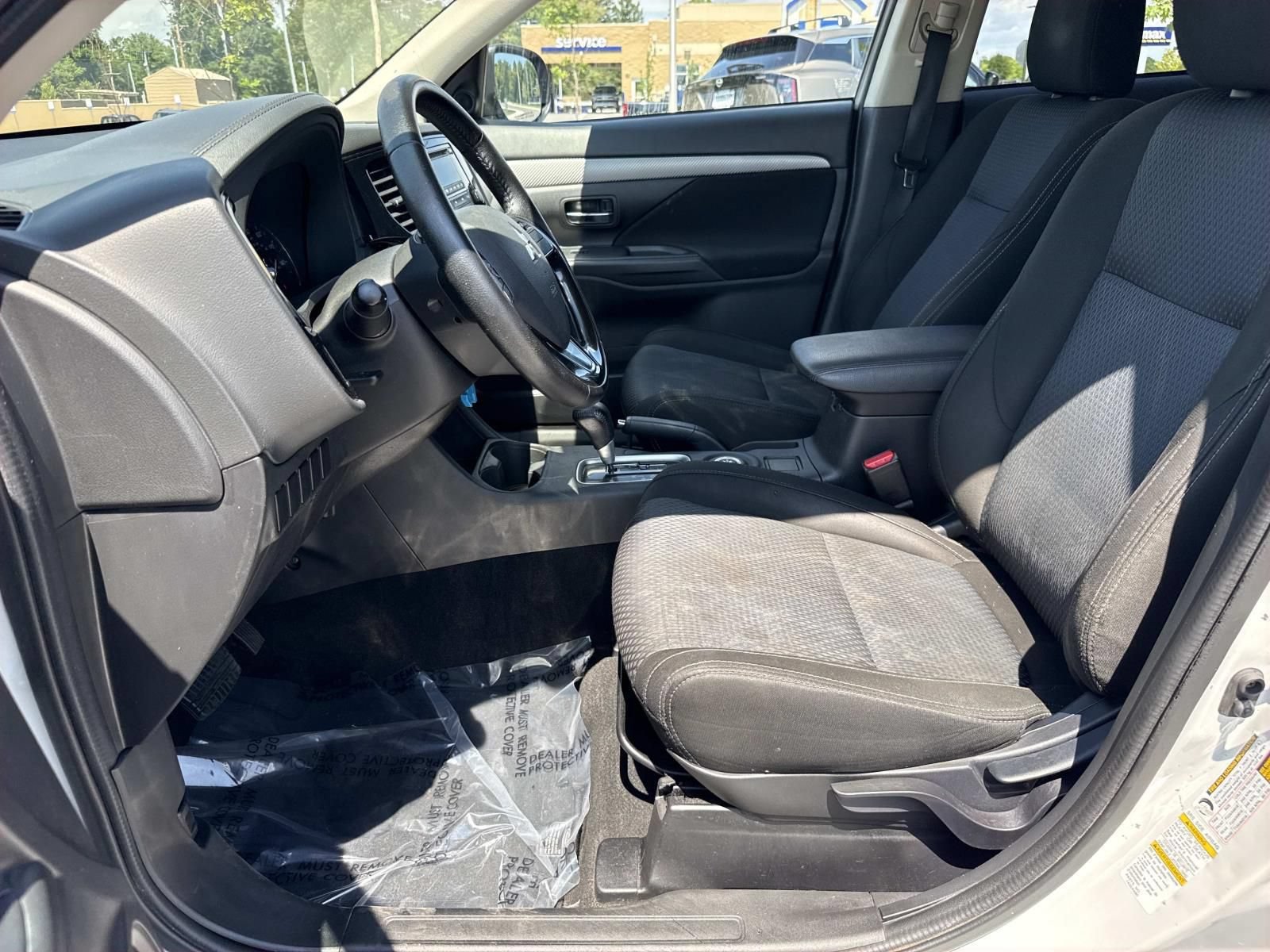 Used 2016 Mitsubishi Outlander ES AWD/4WD image 28