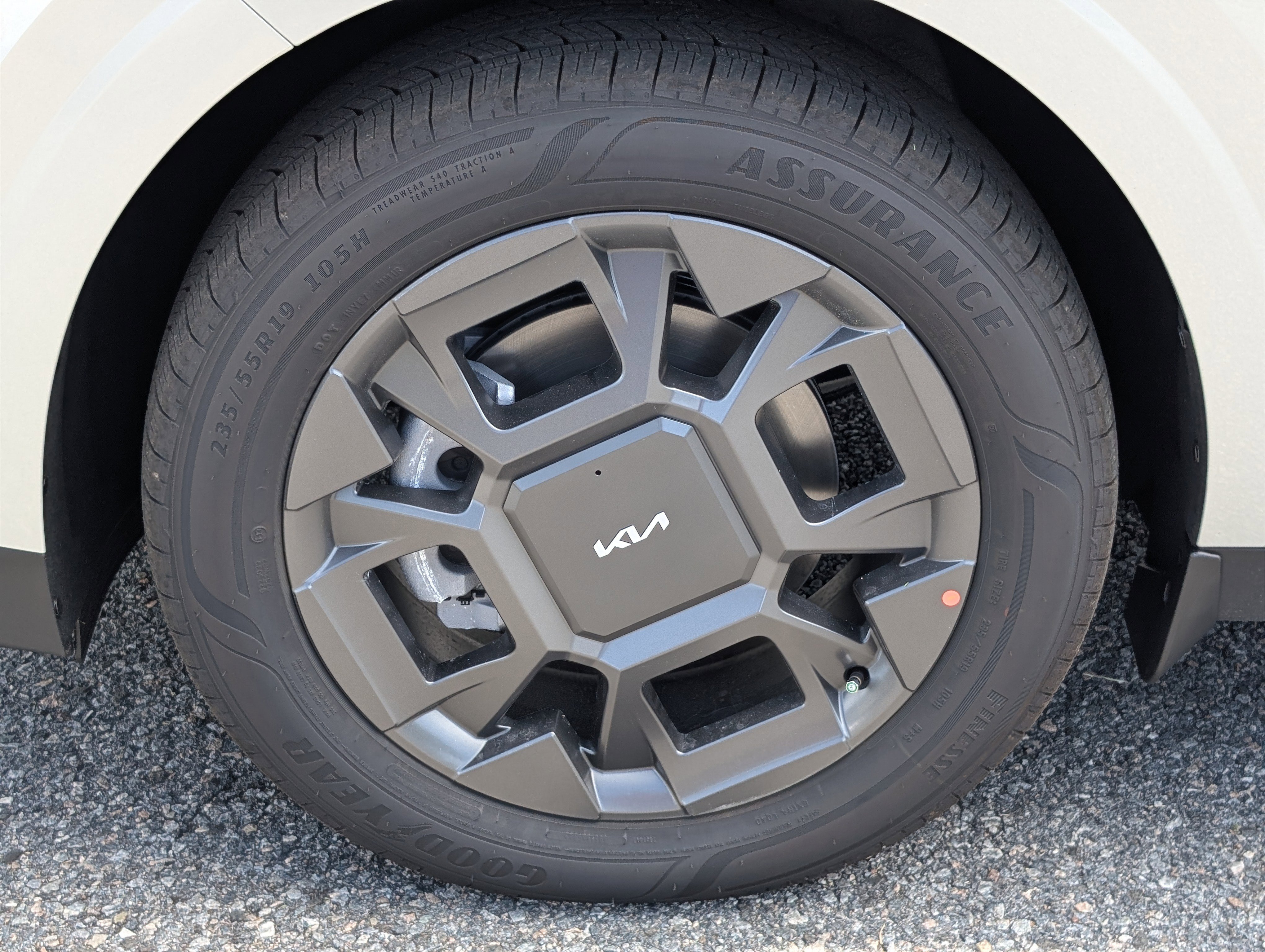 New 2026 Kia Carnival EX image 12