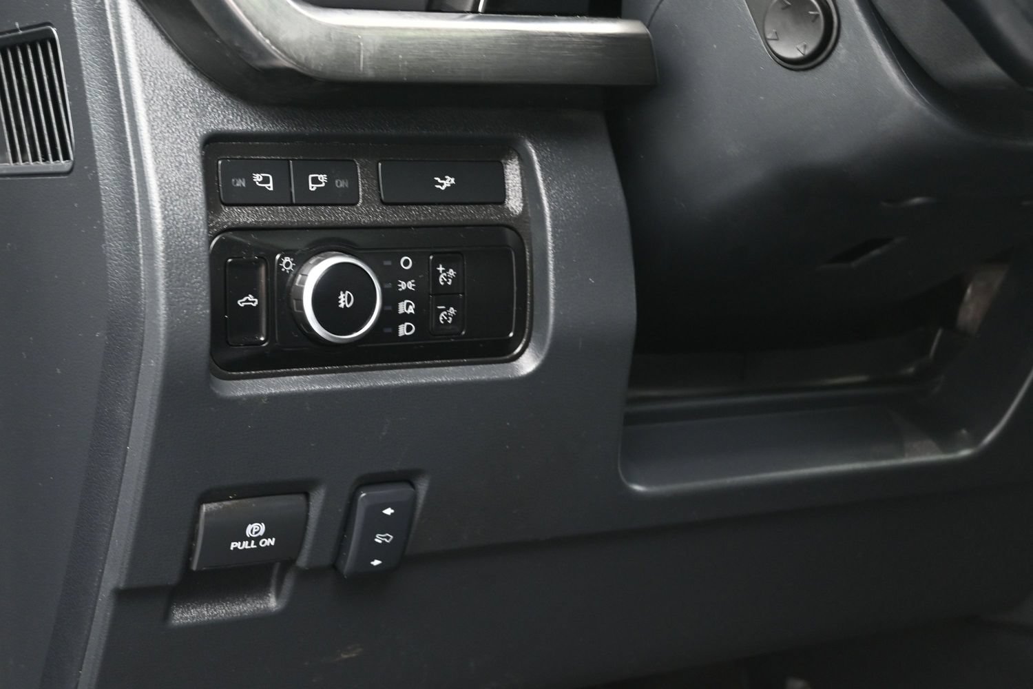 Used 2023 Ford F250 Lariat w/ Lariat Ultimate Package AWD/4WD image 23