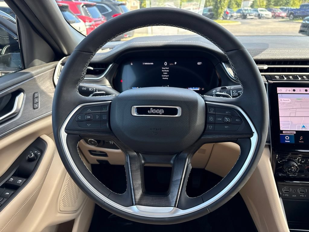 Used 2024 Jeep Grand Cherokee Limited RWD image 12