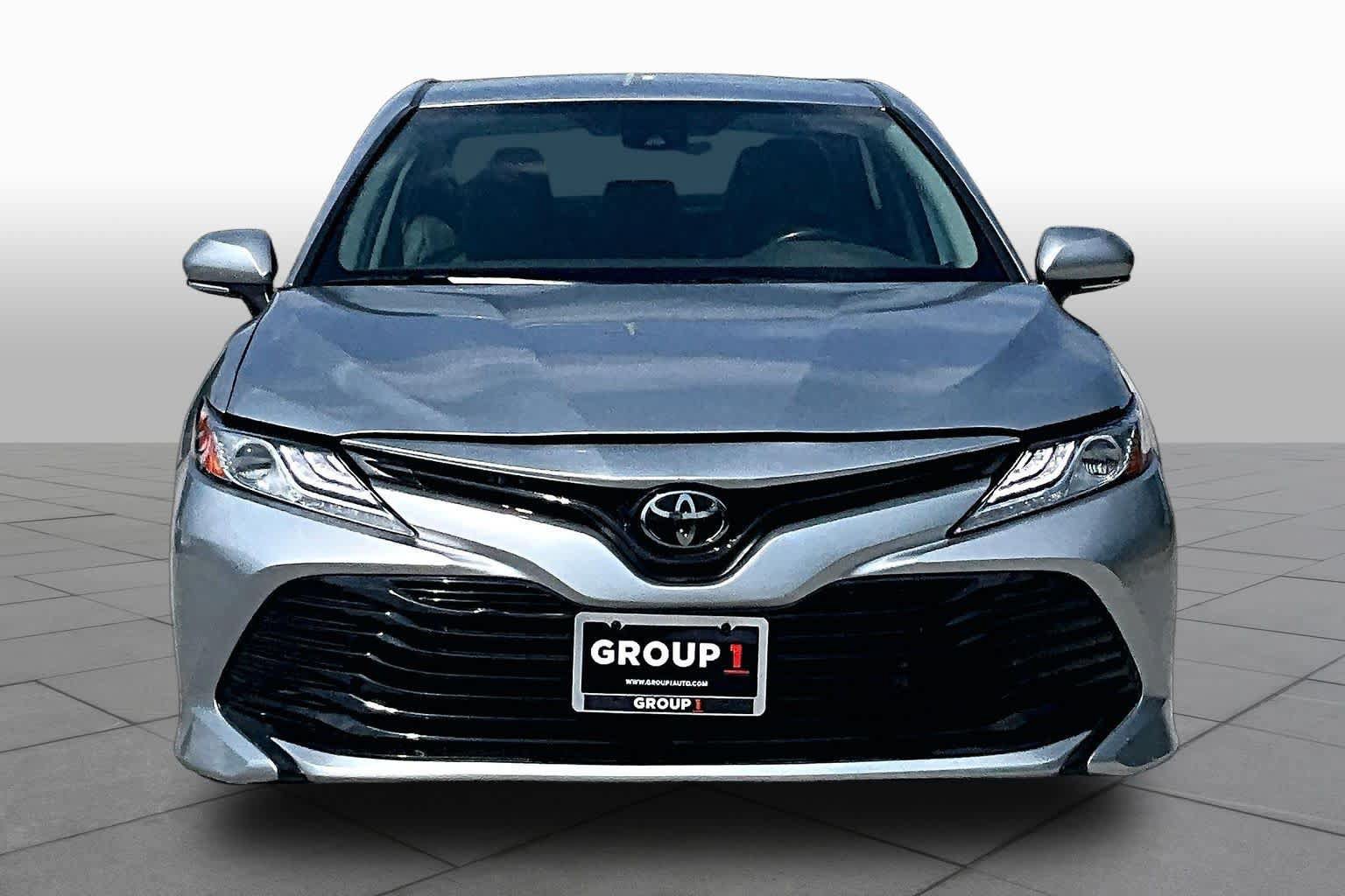 Used 2020 Toyota Camry XLE FWD image 4