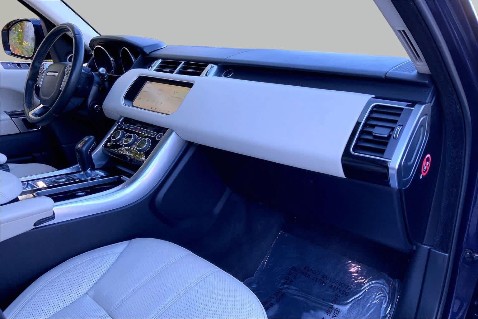 Used 2017 Land Rover Range Rover Sport HSE AWD/4WD image 18