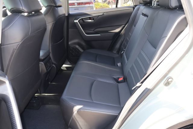 Used 2020 Toyota RAV4 XLE Premium image 15