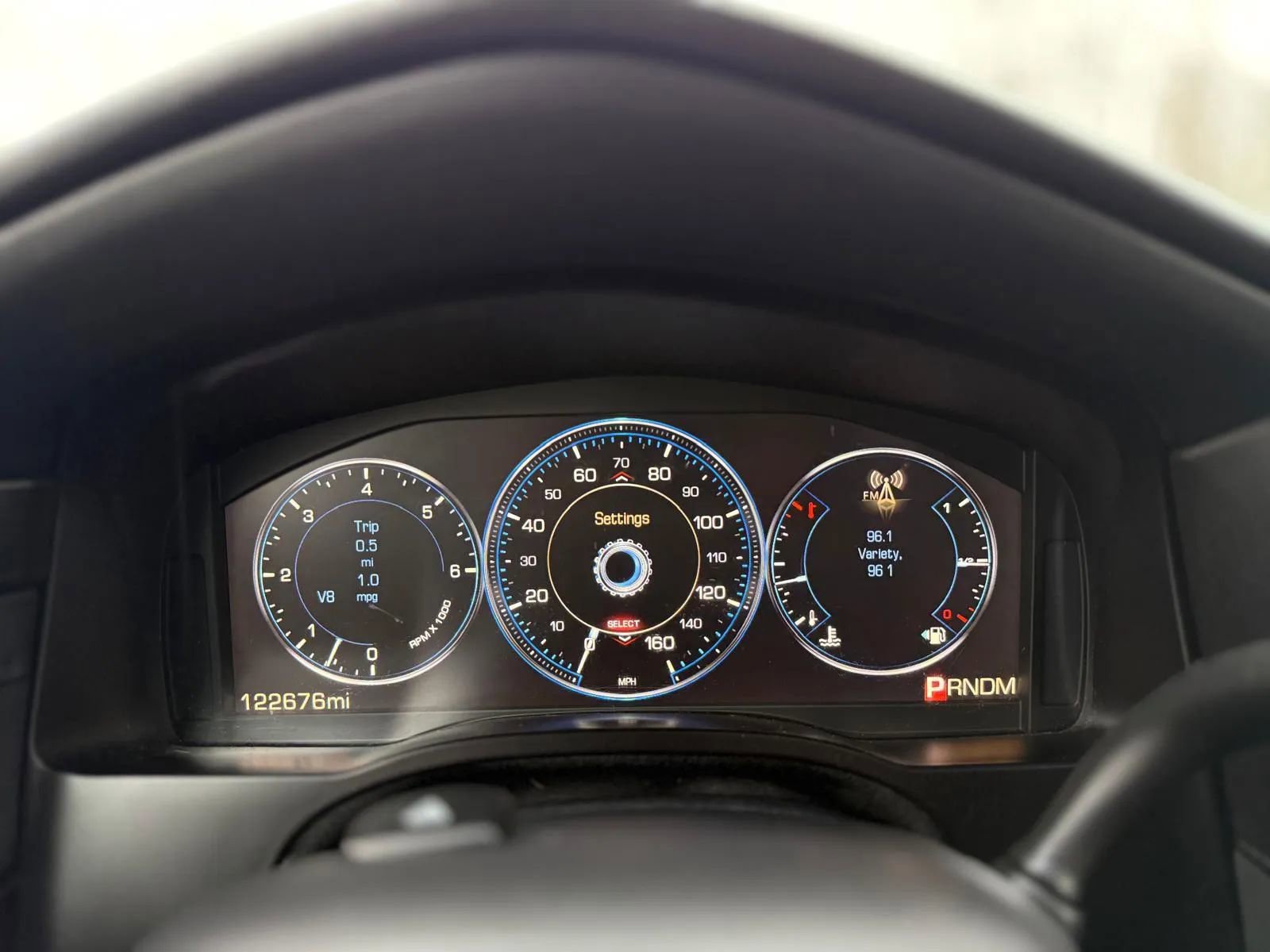 Used 2015 Cadillac Escalade ESV Luxury image 16