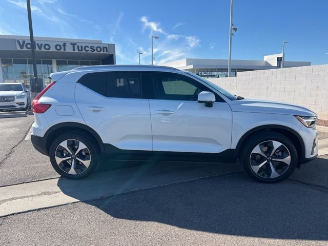 New 2025 Volvo XC40 B5 Core w/ Protection Package Premier image 2