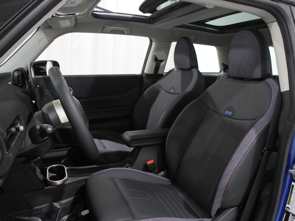 Certified 2025 MINI Cooper S image 5