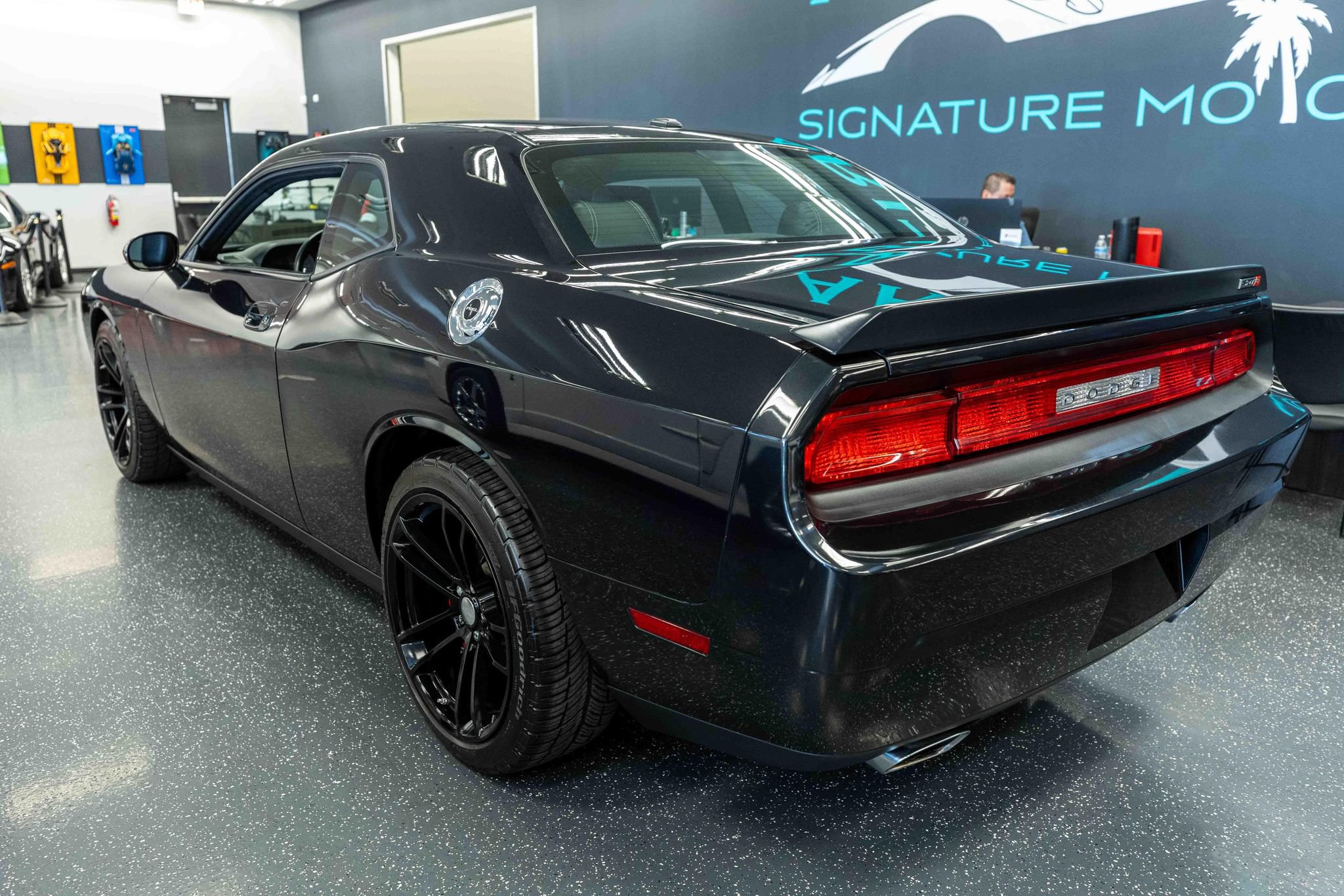 Used 2010 Dodge Challenger SRT8 RWD image 8