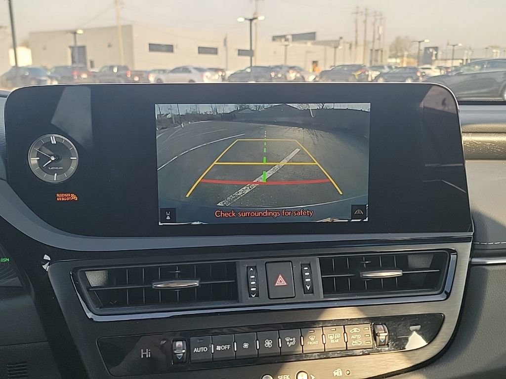 Used 2025 Lexus ES 300h w/ Premium Package image 9