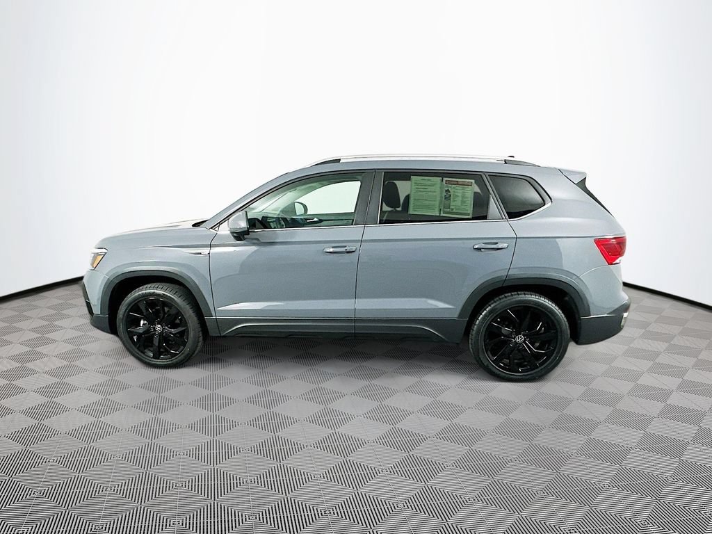 Used 2023 Volkswagen Taos SE w/ Black Wheel Package AWD/4WD image 7