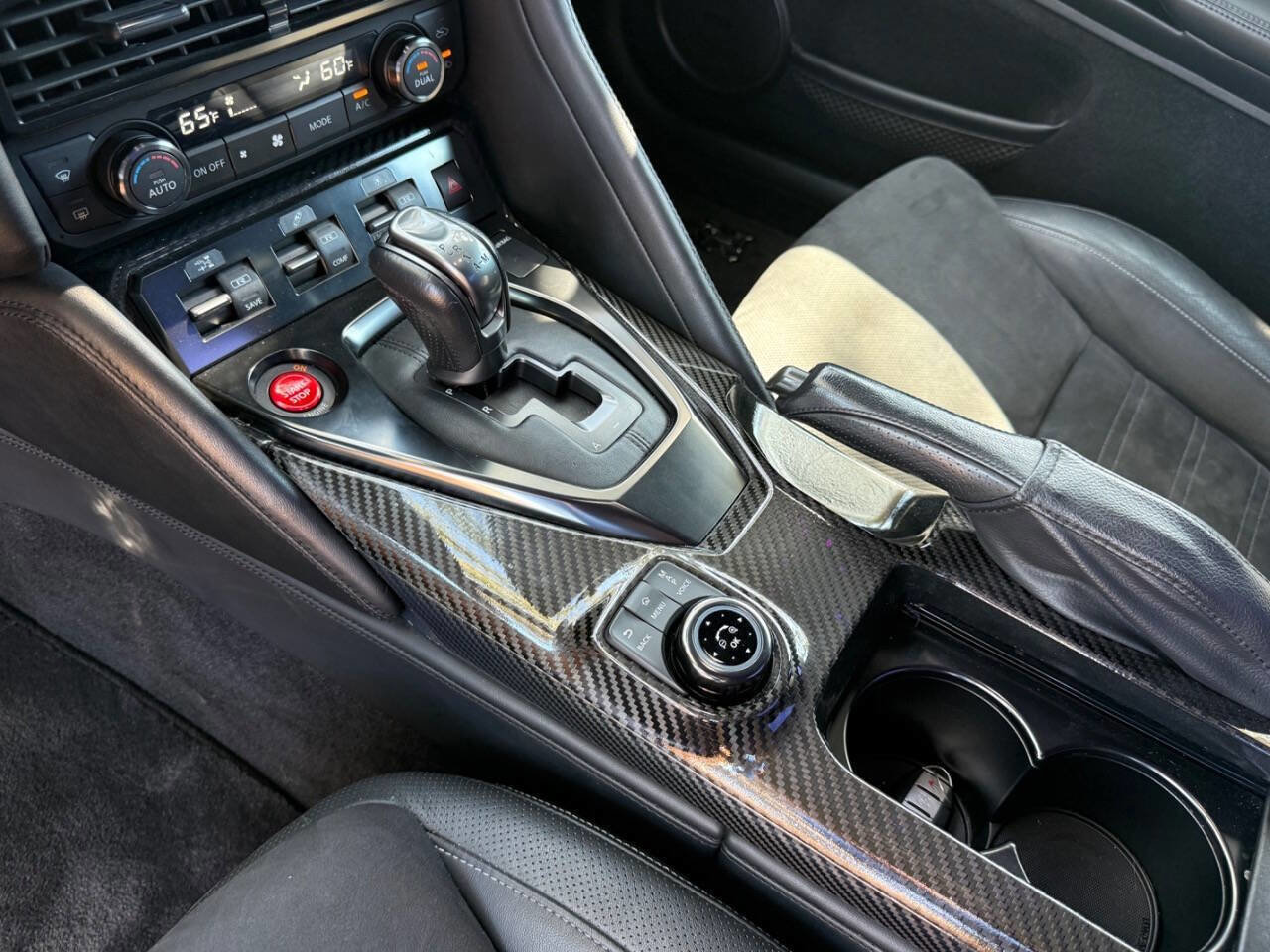 Used 2017 Nissan GT-R Premium AWD/4WD image 18