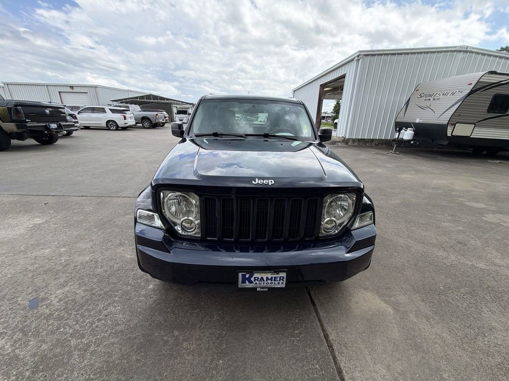 Used 2012 Jeep Liberty Sport w/ Driver Convenience Group RWD image 2