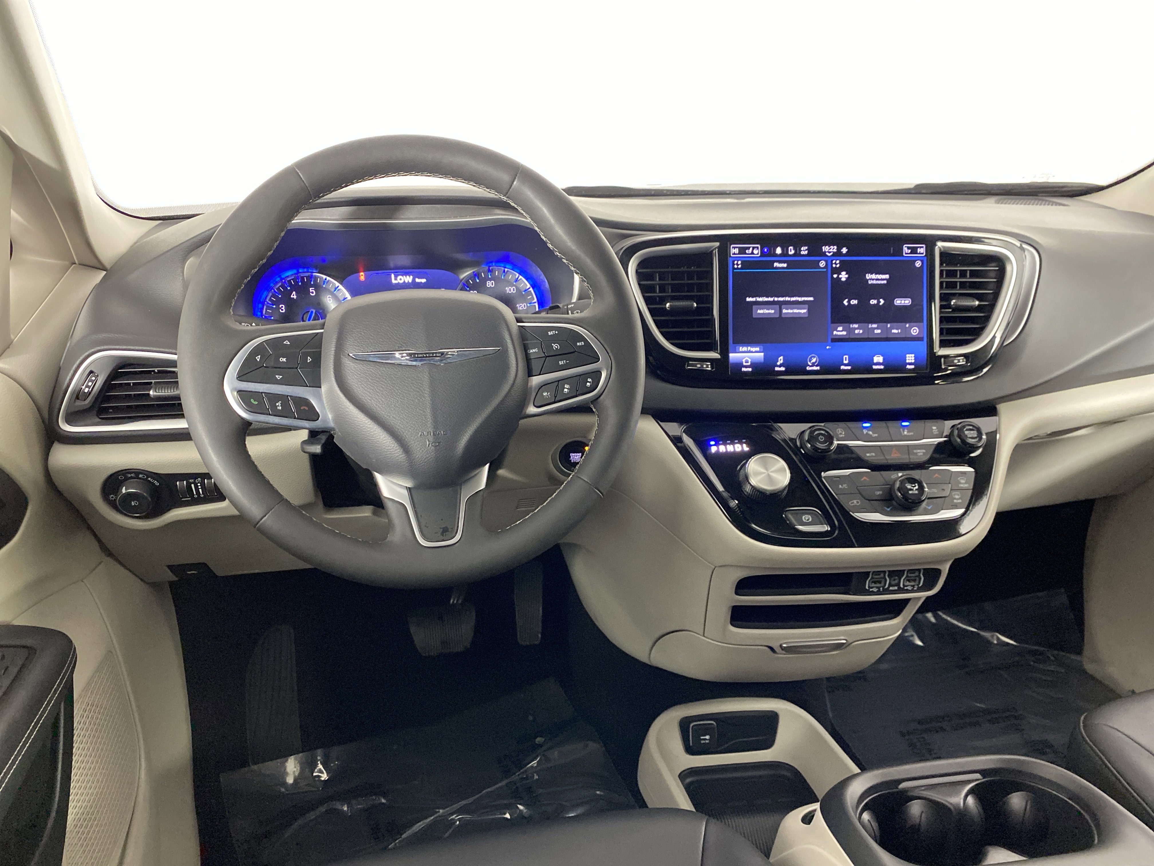 Used 2024 Chrysler Pacifica Touring-L image 37