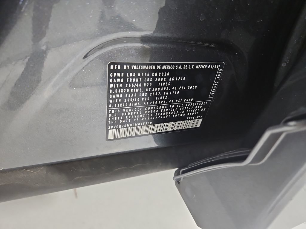 Certified 2025 Volkswagen Tiguan SE R-Line AWD/4WD image 30