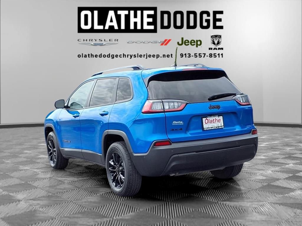 Certified 2023 Jeep Cherokee Altitude Lux image 3