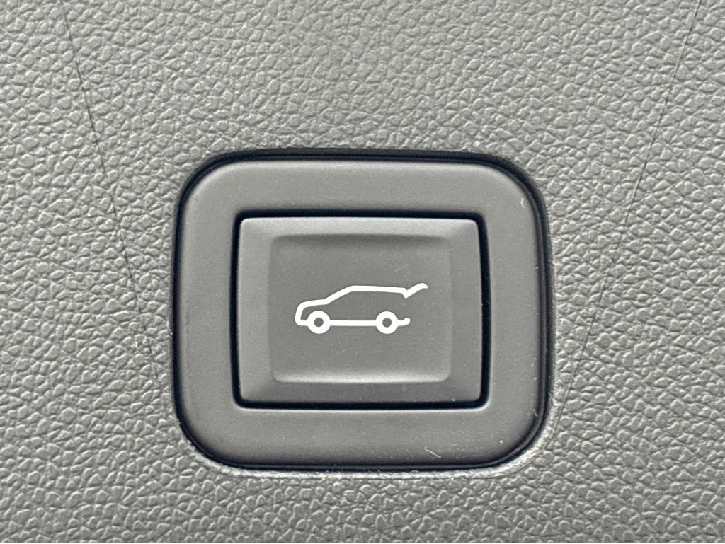 Certified 2024 Cadillac Escalade ESV Sport Platinum w/ LPO, ONYX Package image 26