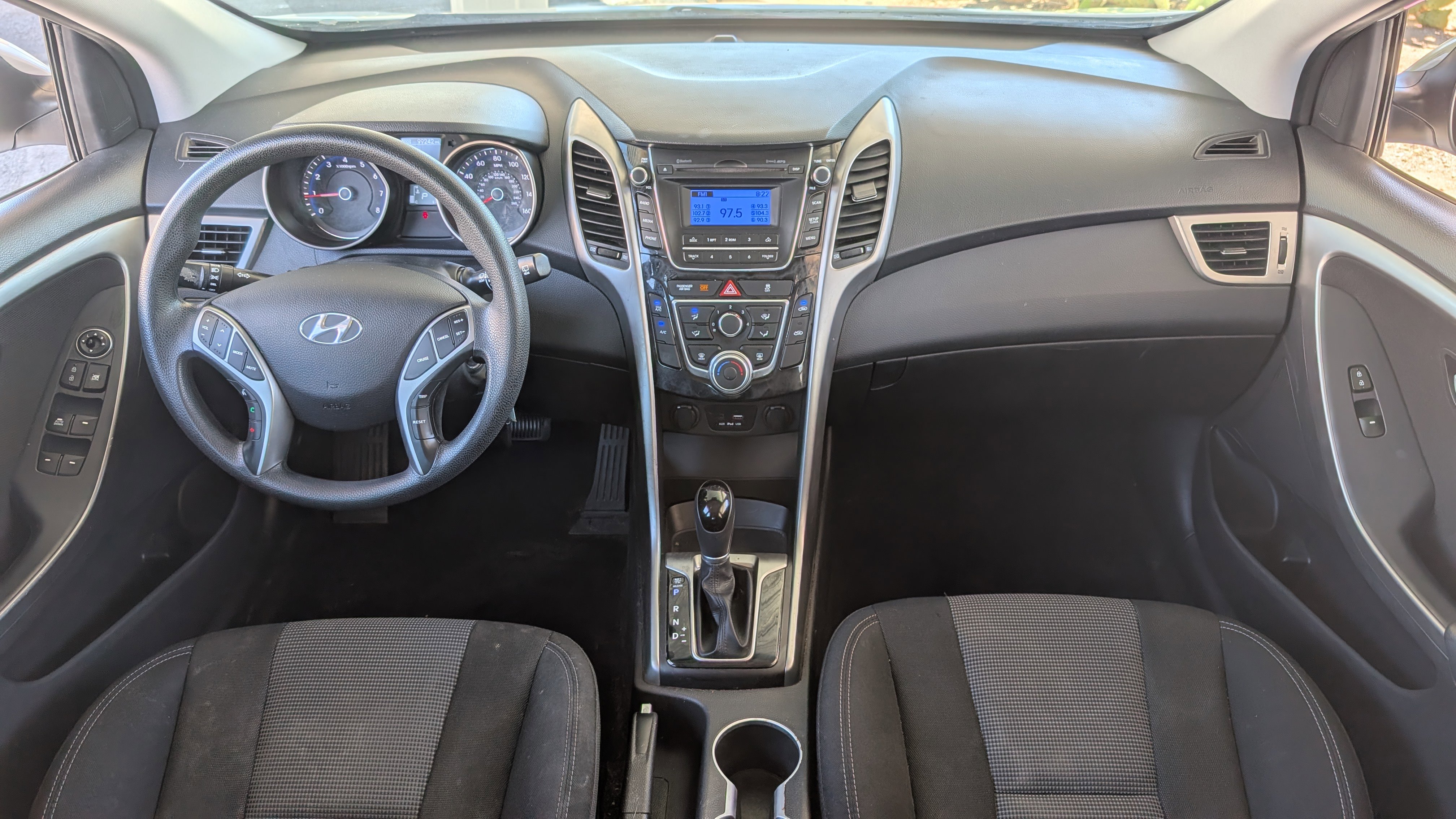 Used 2017 Hyundai Elantra GT FWD image 14
