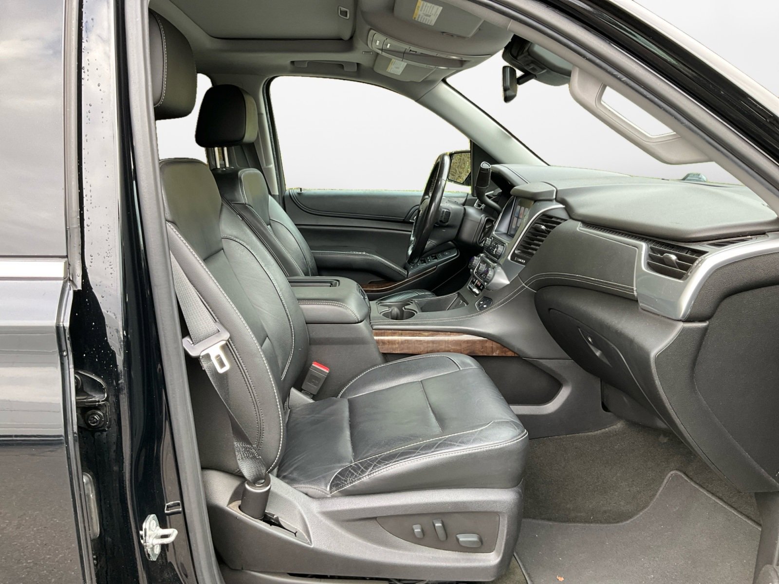 Used 2018 Chevrolet Suburban LT image 15