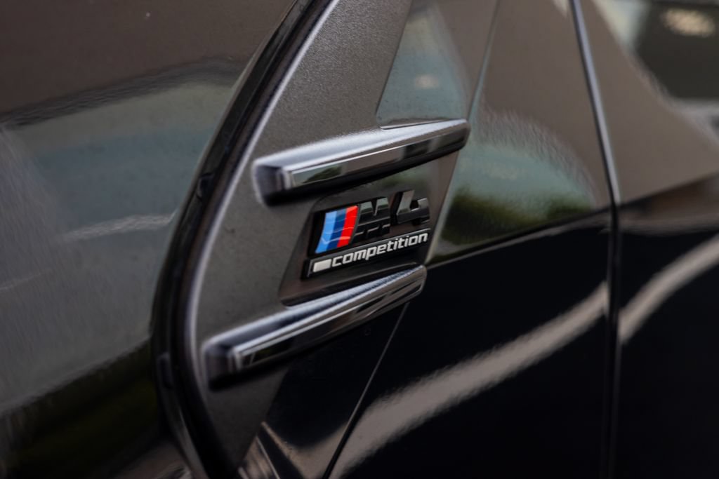 Used 2022 BMW M4 Competition w/ Executive Package RWD image 3