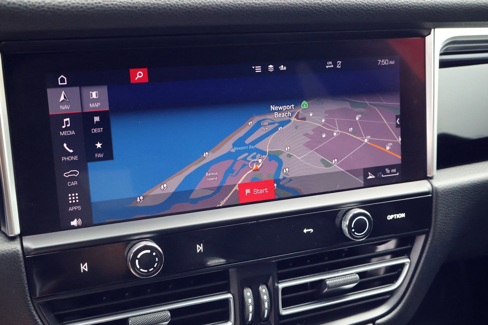 Certified 2022 Porsche Macan S image 19