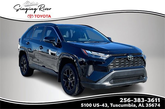 Used 2025 Toyota RAV4 XLE image 1