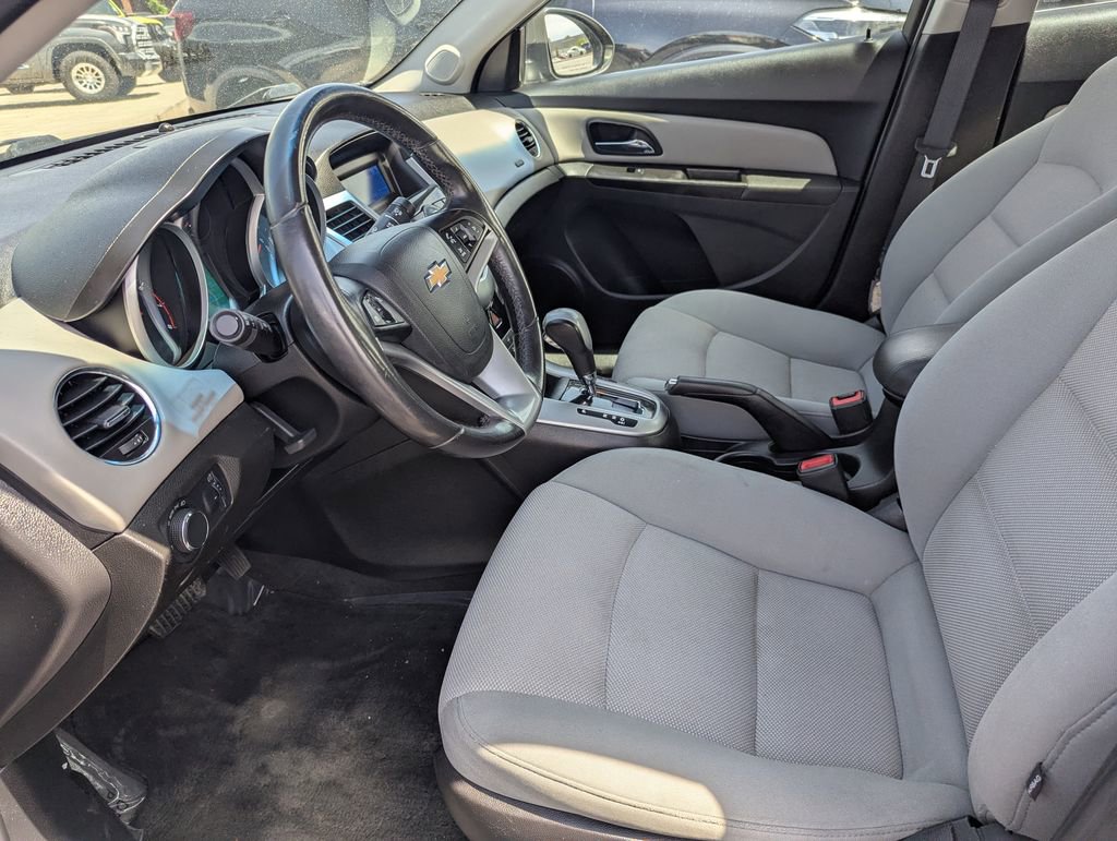 Used 2014 Chevrolet Cruze LT FWD image 15