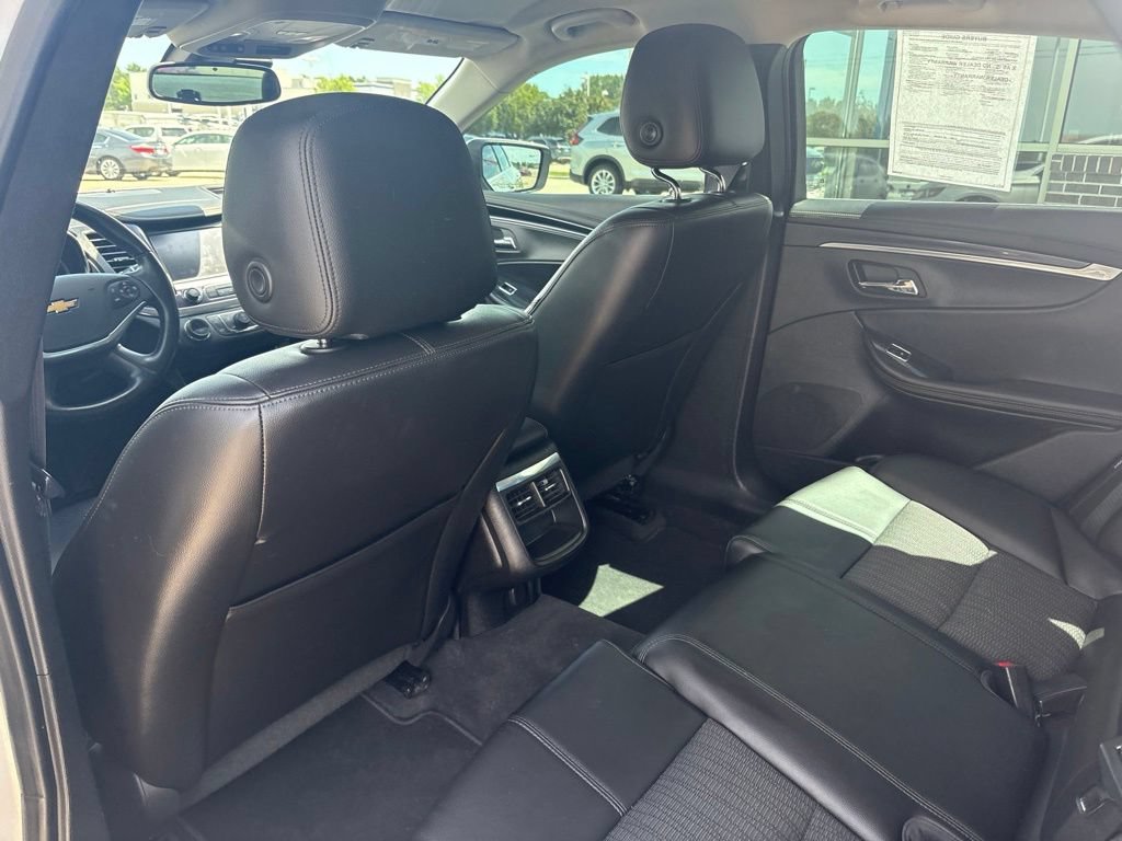 Used 2016 Chevrolet Impala LT w/ Convenience Package FWD image 37