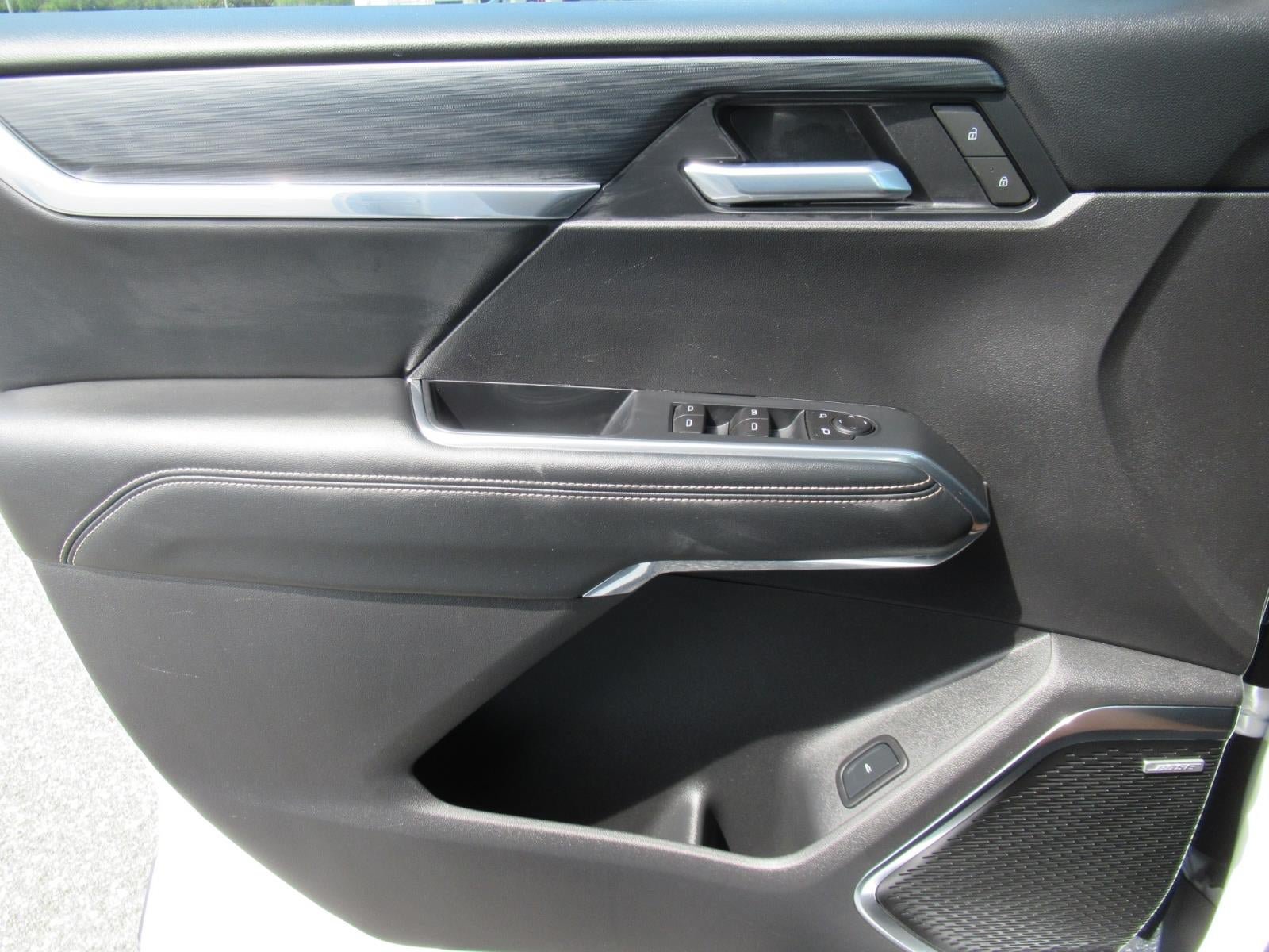 Used 2025 GMC Acadia Elevation FWD image 21