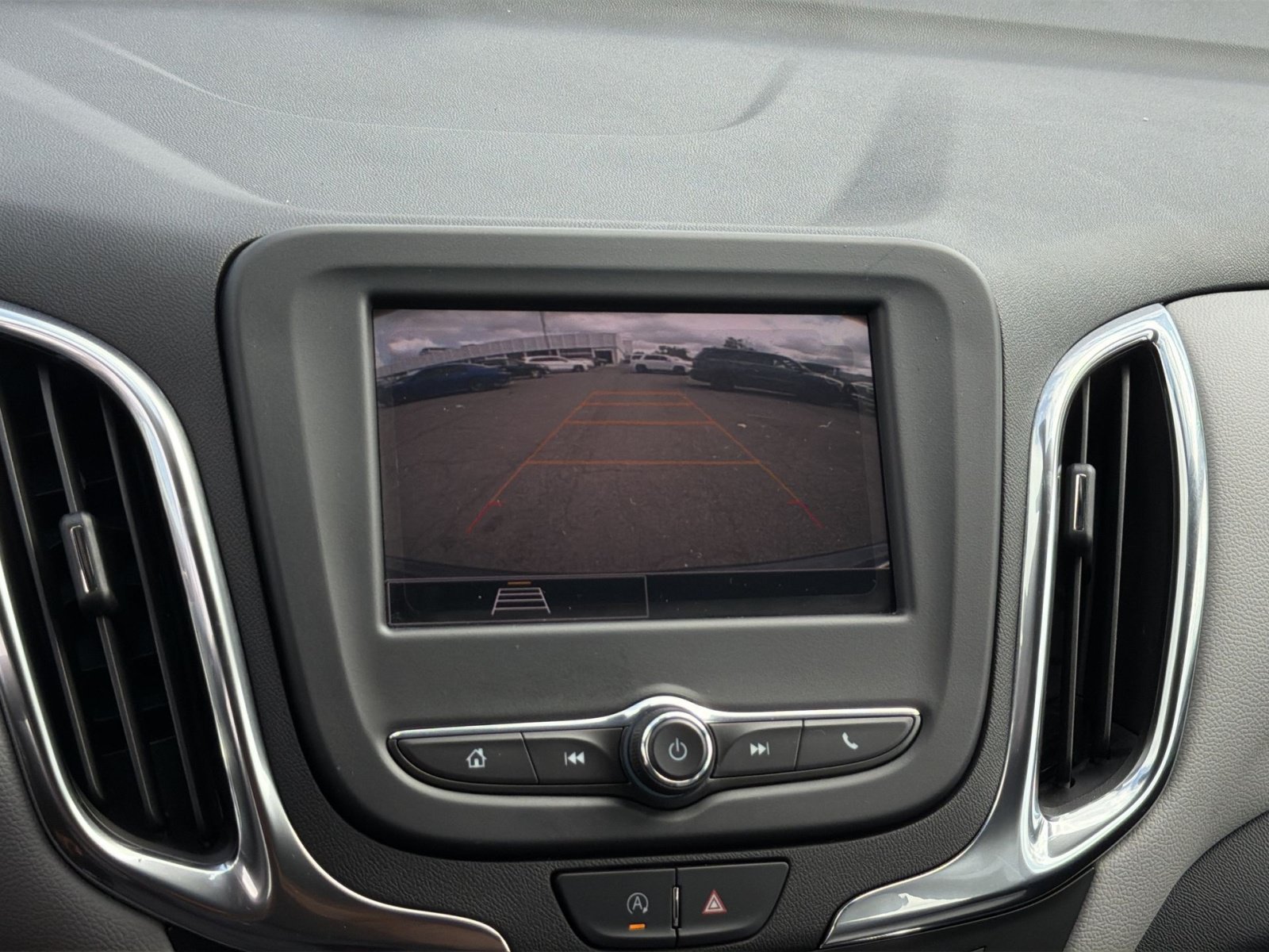 Used 2022 Chevrolet Equinox LS w/ Driver Confidence II Package AWD/4WD image 19