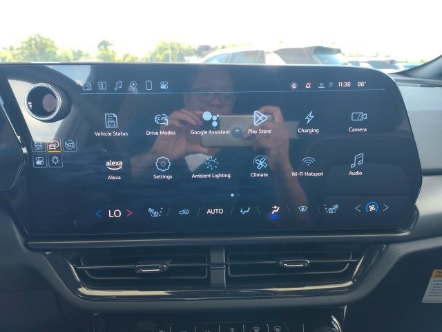 New 2025 Chevrolet Equinox EV RS image 33