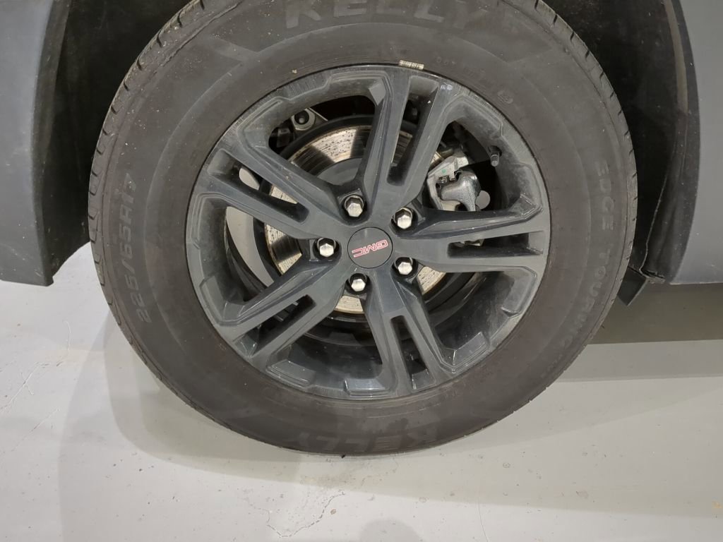 Used 2022 GMC Terrain AT4 image 9