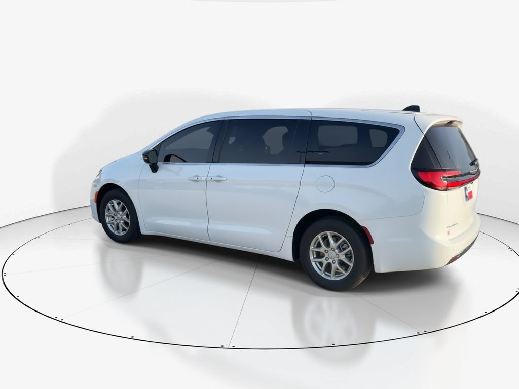 New 2026 Chrysler Pacifica Select FWD image 6