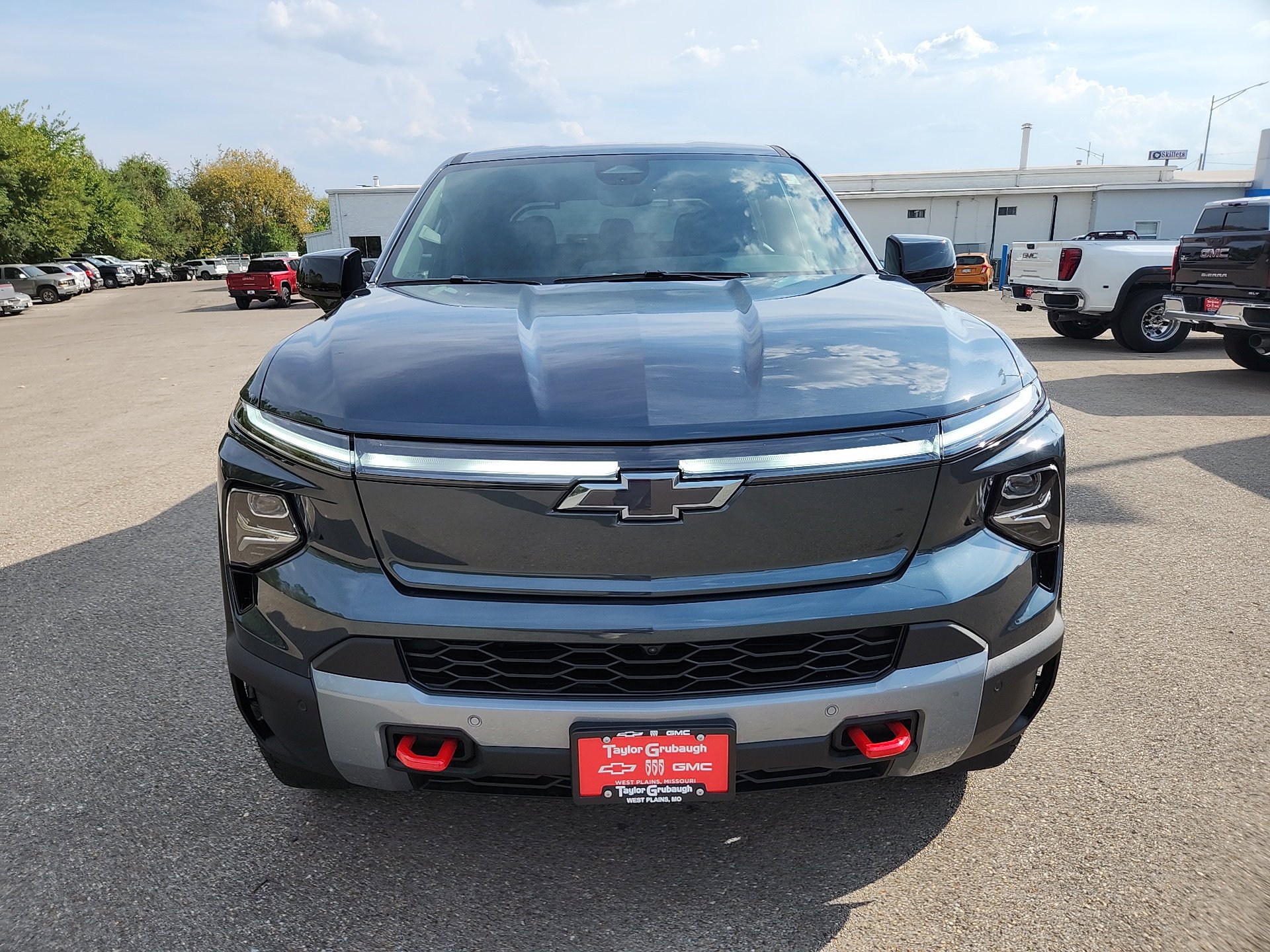 New 2026 Chevrolet Silverado EV Trail Boss w/ Premium Package image 3