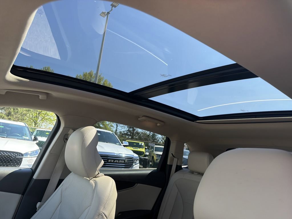 Used 2017 Lincoln MKX Reserve w/ Lincoln MKX Climate Package image 28