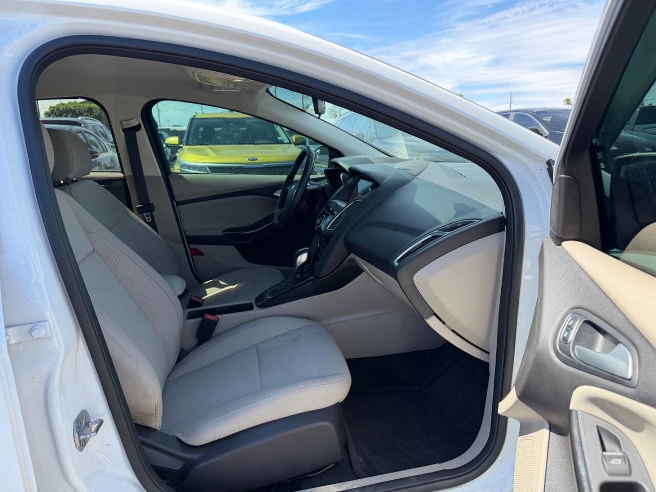 Used 2017 Ford Focus Electric Hatchback image 19