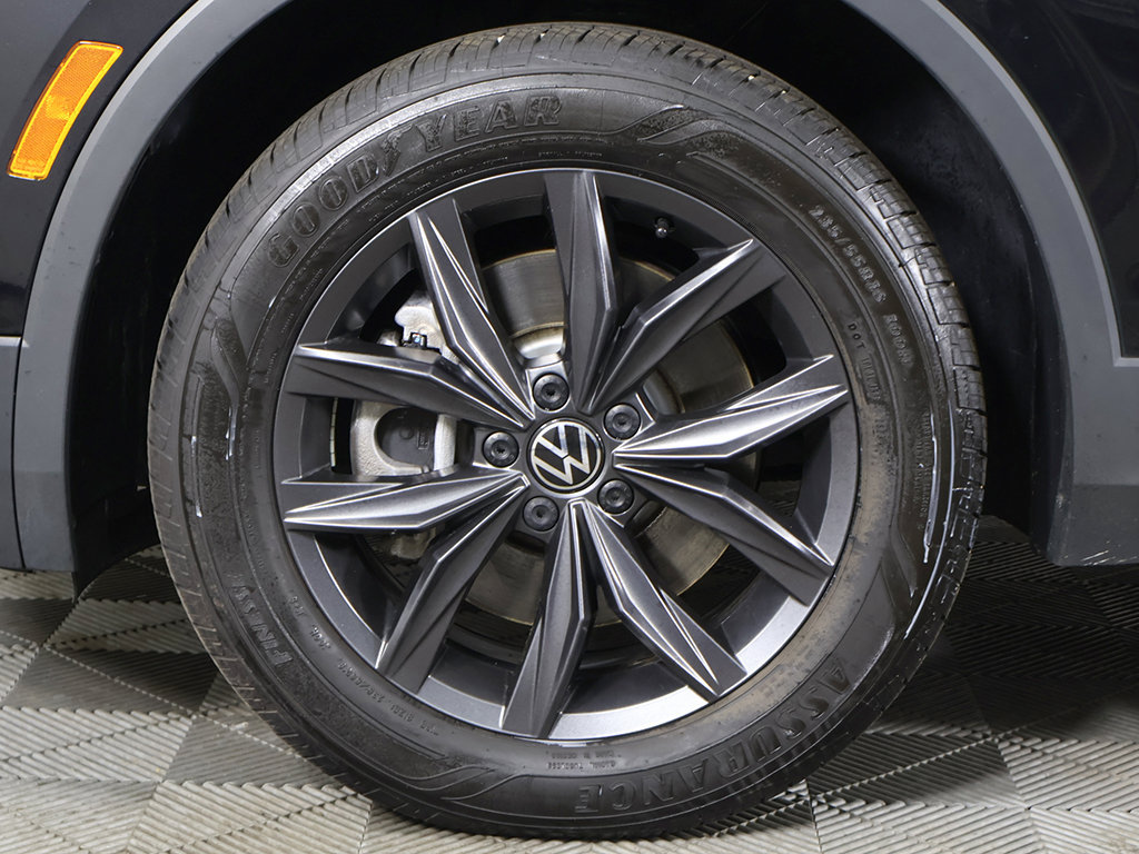 Certified 2024 Volkswagen Tiguan SE AWD/4WD image 21