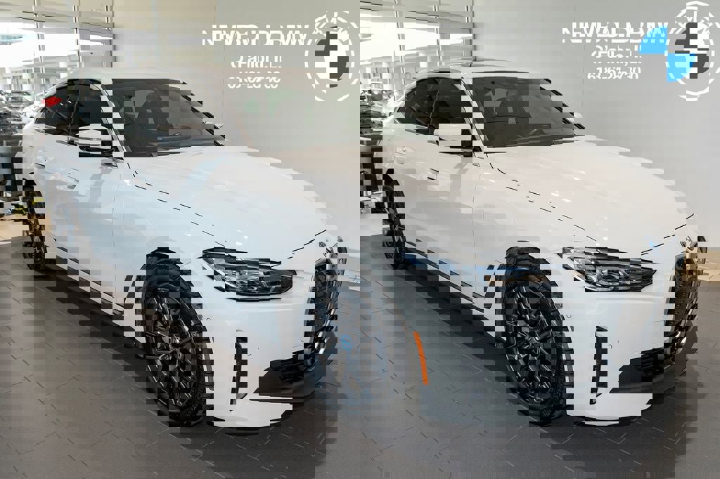 Used 2023 BMW i4 eDrive40 w/ Premium Package RWD image 1