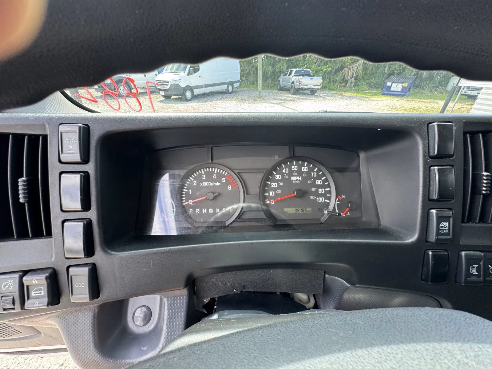 Used 2024 Isuzu NPR RWD image 28