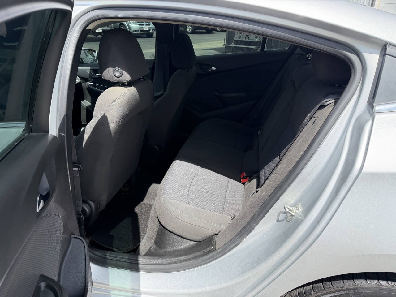 Used 2019 Chevrolet Cruze LT FWD image 12