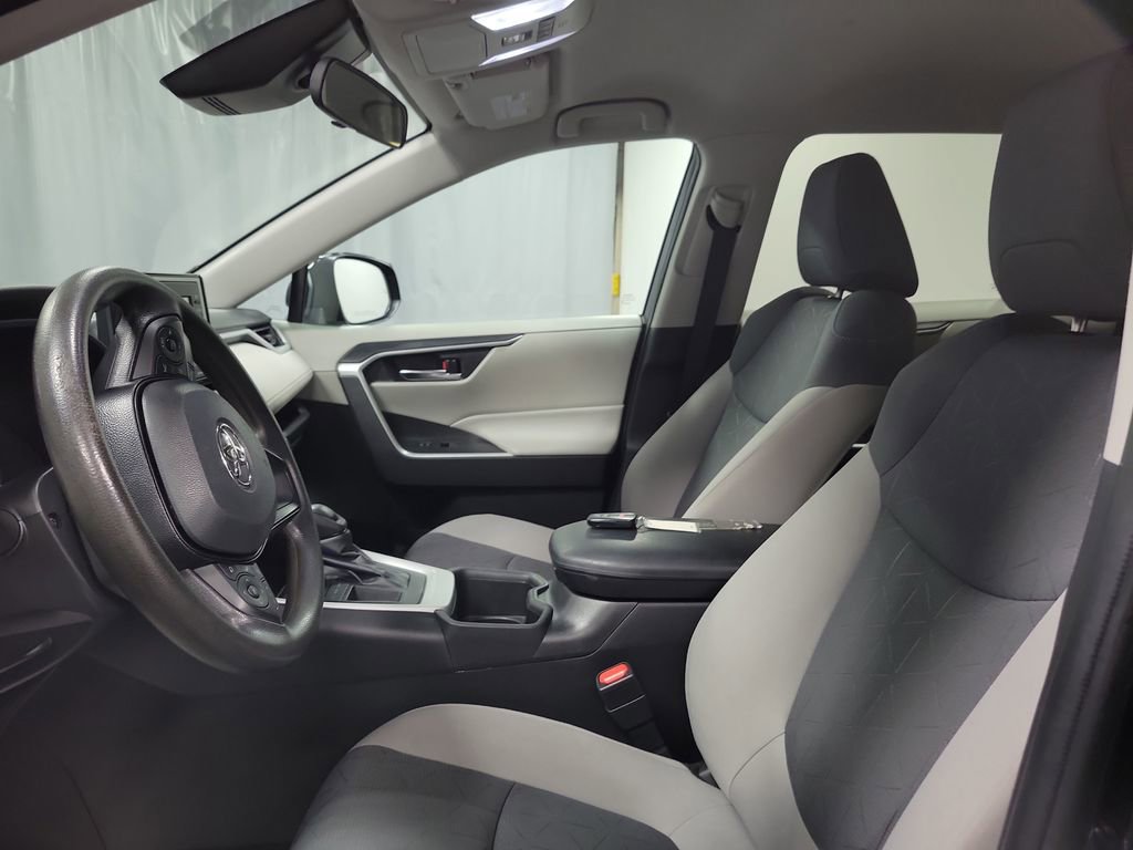 Used 2022 Toyota RAV4 XLE image 12