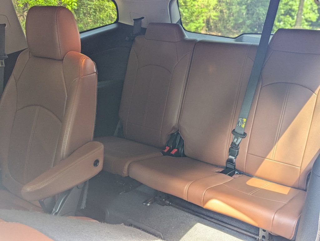 Used 2017 Chevrolet Traverse LT AWD/4WD image 19