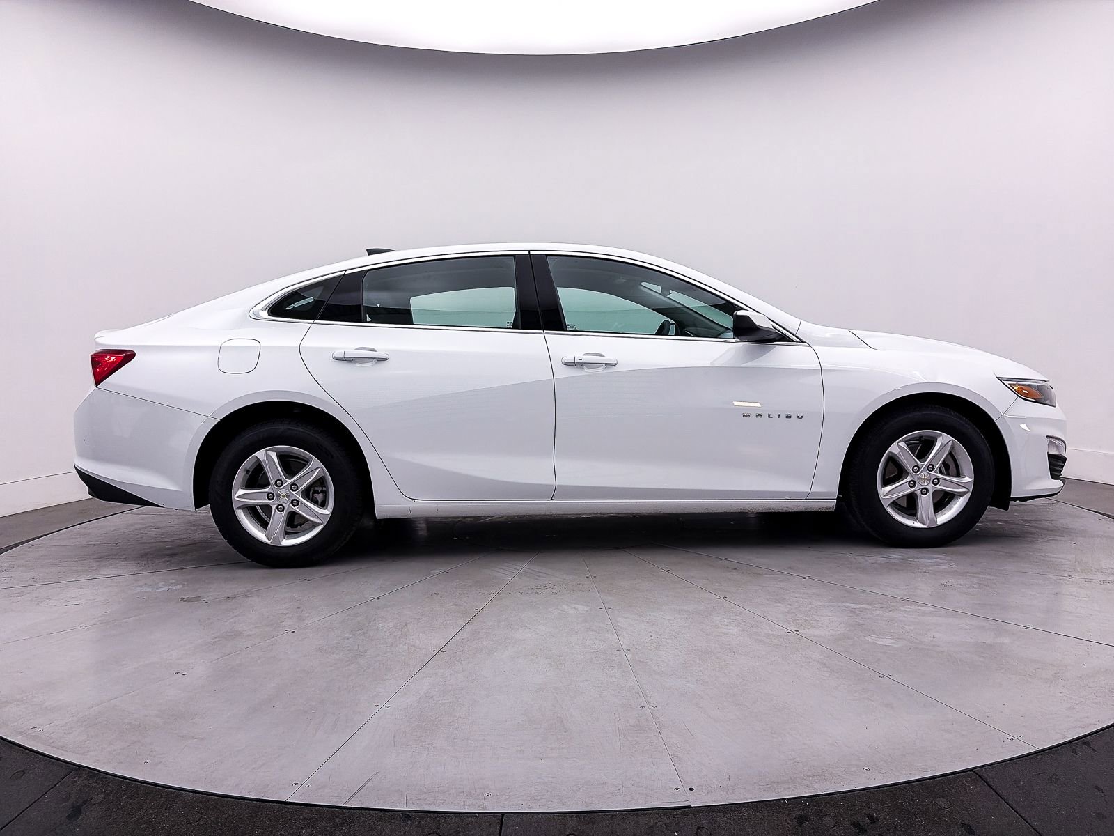 Used 2025 Chevrolet Malibu LS image 35