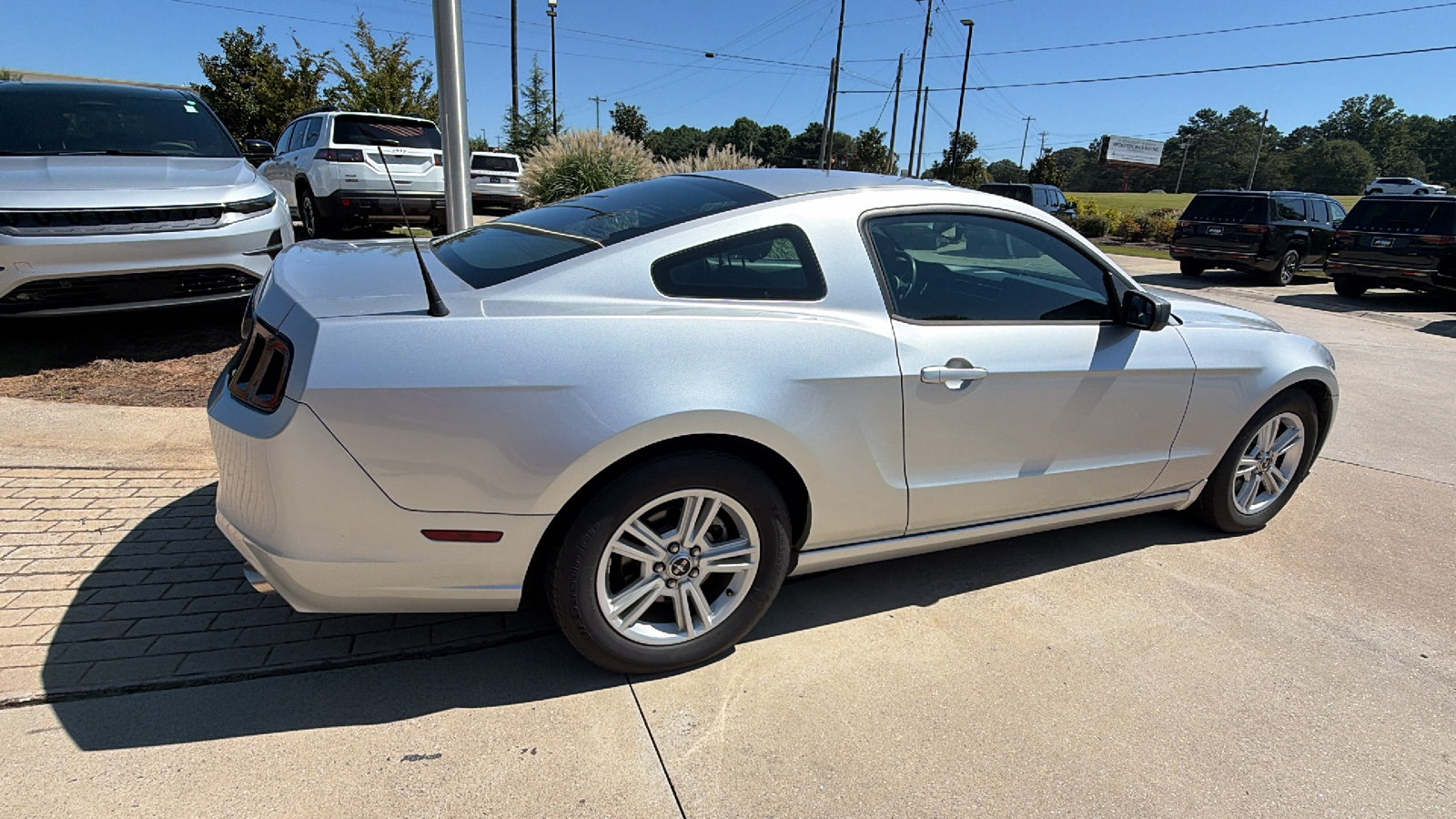Used 2013 Ford Mustang Coupe RWD image 8